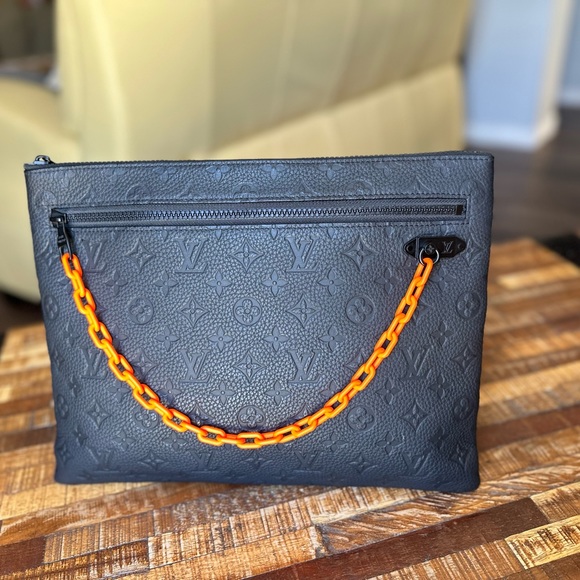 Louis Vuitton - Virgil Abloh A4 pochette - Picture 3 of 8